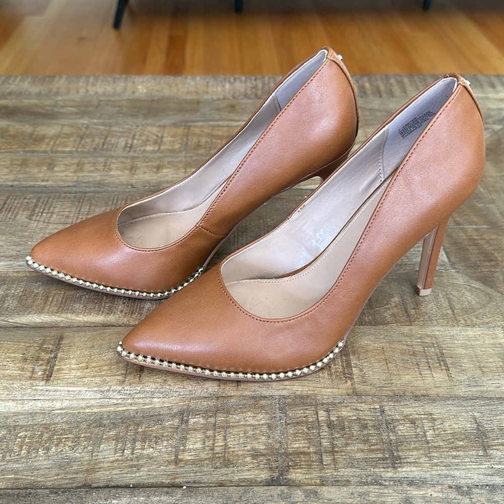 Like new BCBGeneration leather studded pumps